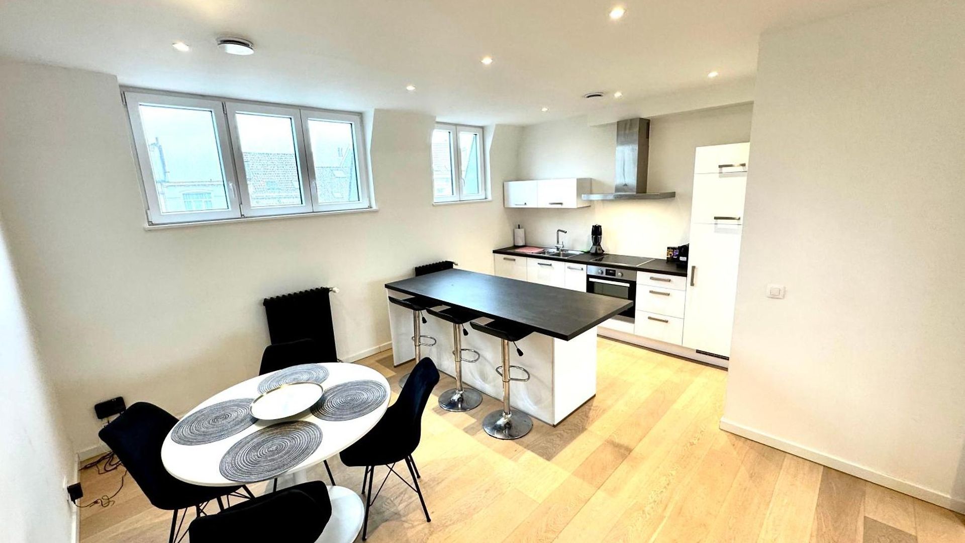 Ulb & Cambre Cosy Duplex Homestay
