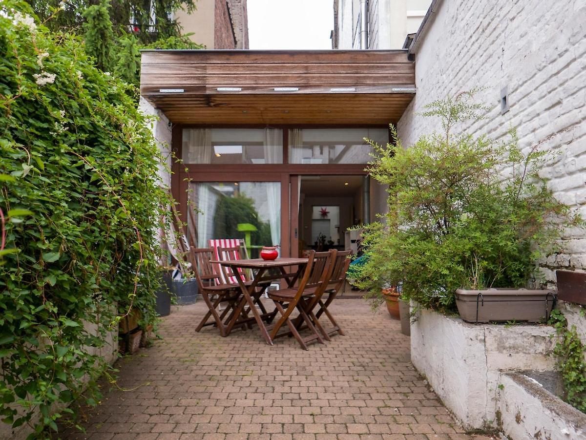 Eya House, Cozy, Bright & Well Located