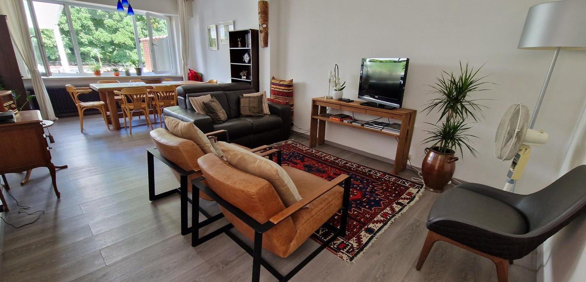 De La Grotte Apartment *