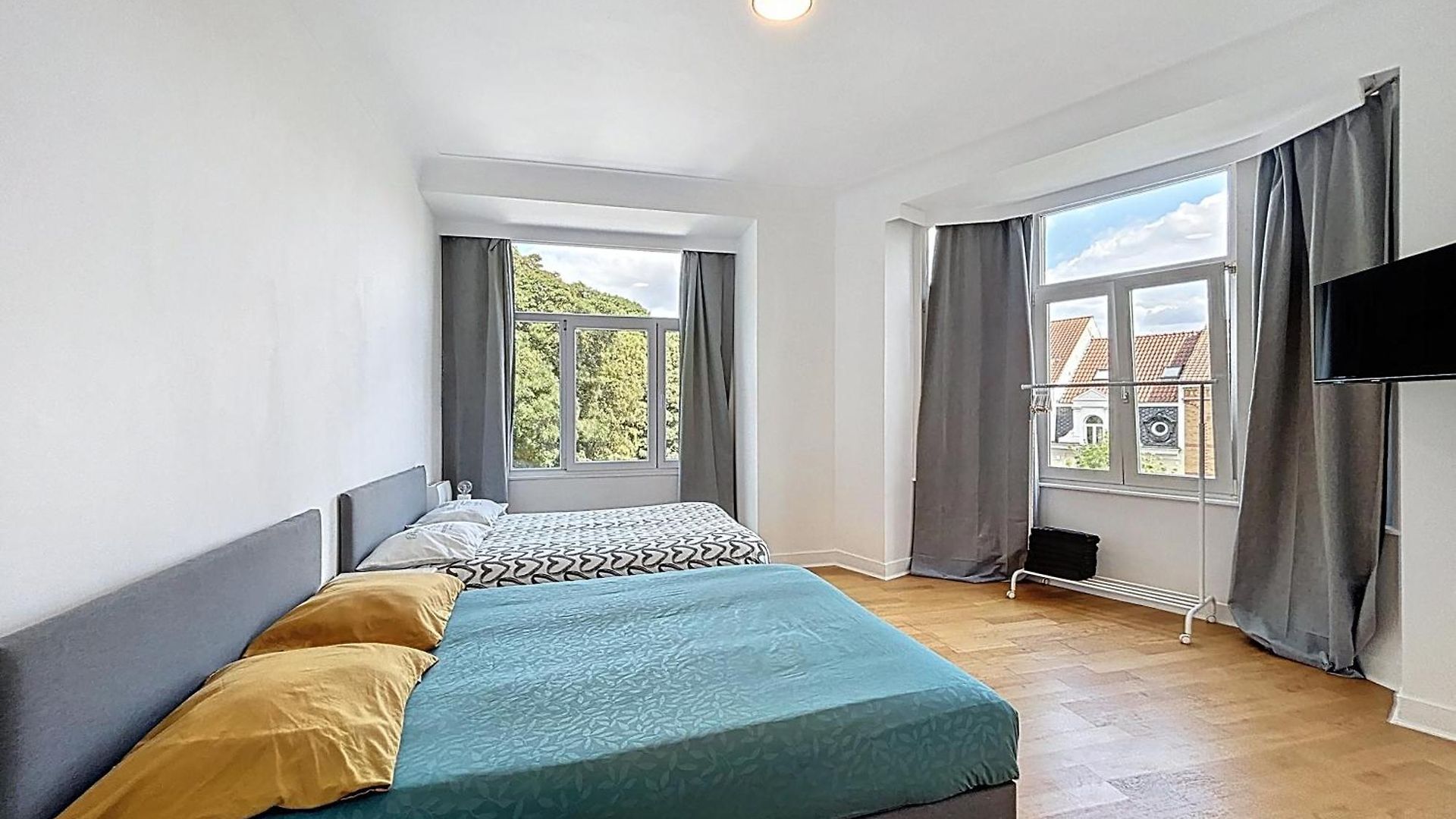 5 Apartment *