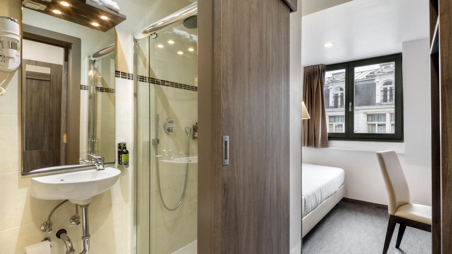 Dansaert Hotel 3*