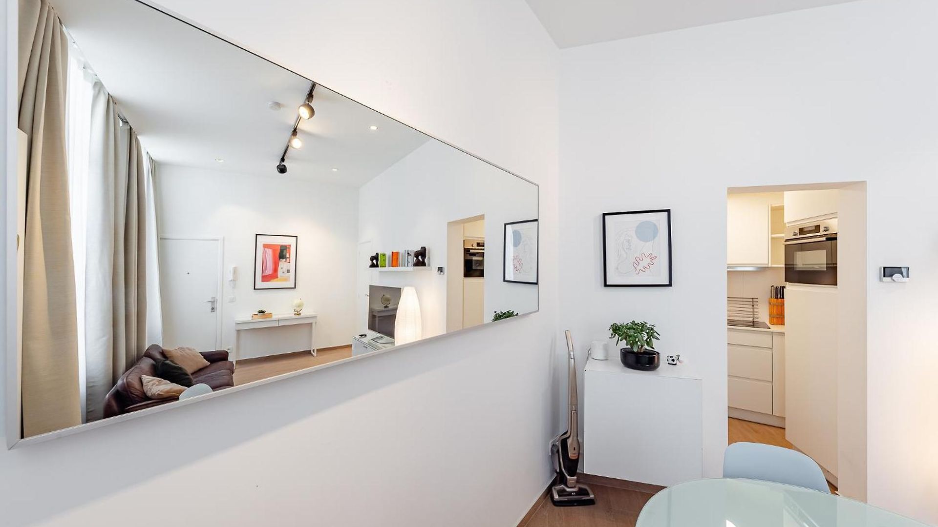 Fully Furnished And Modern Flat - Center