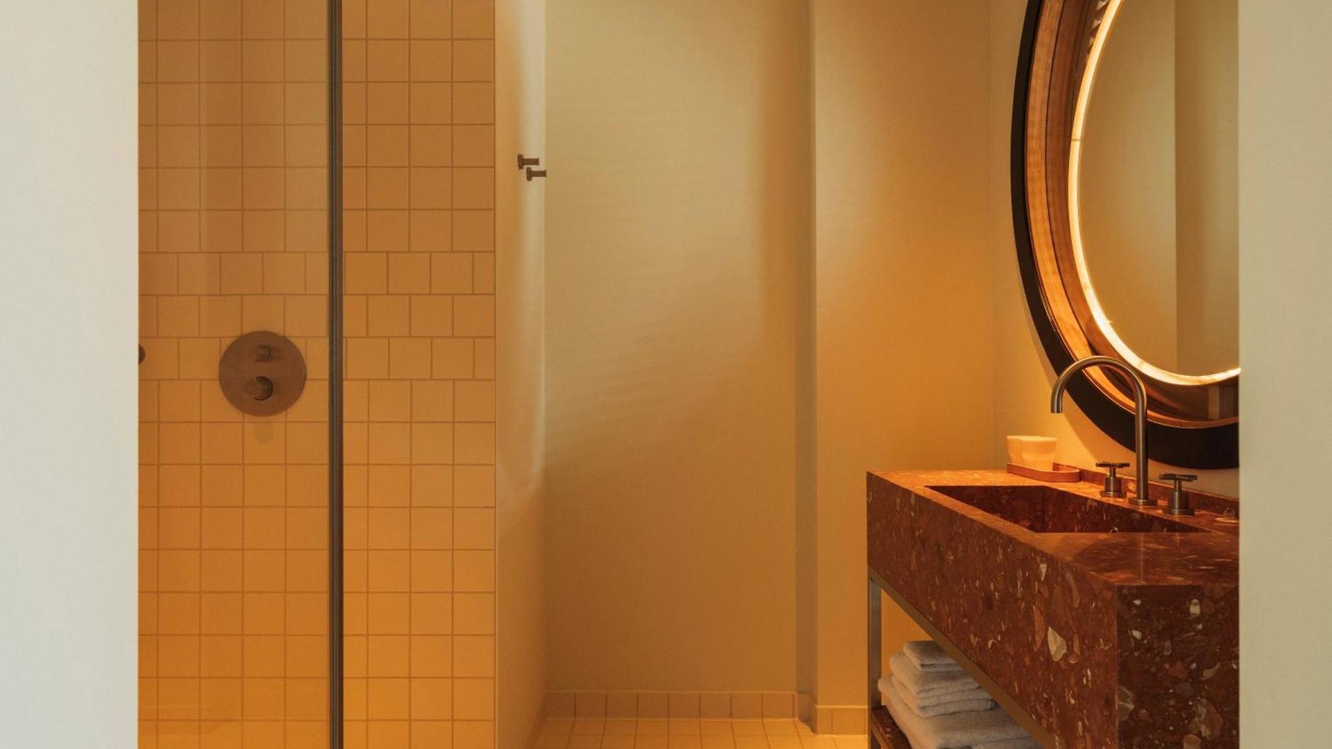 The Standard, 5*