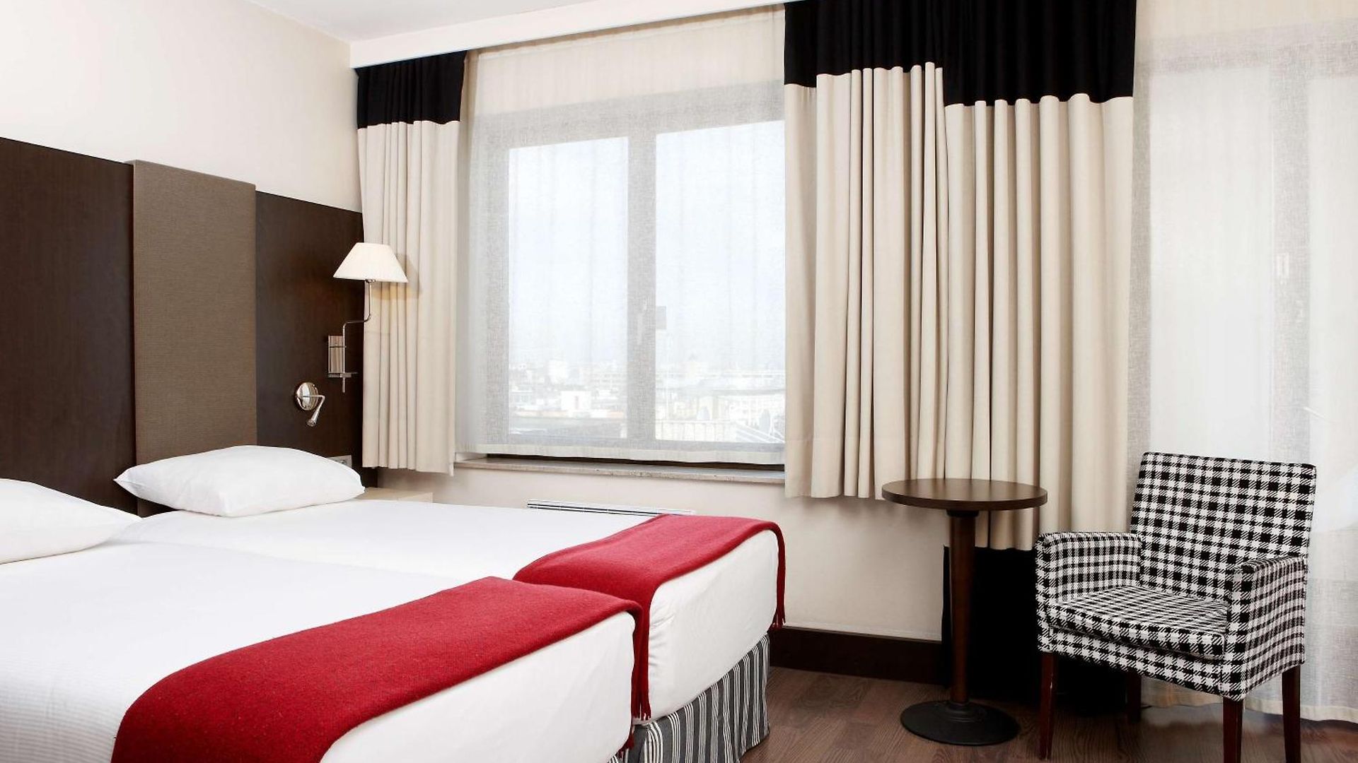 Nh Grand Place Arenberg Hotel