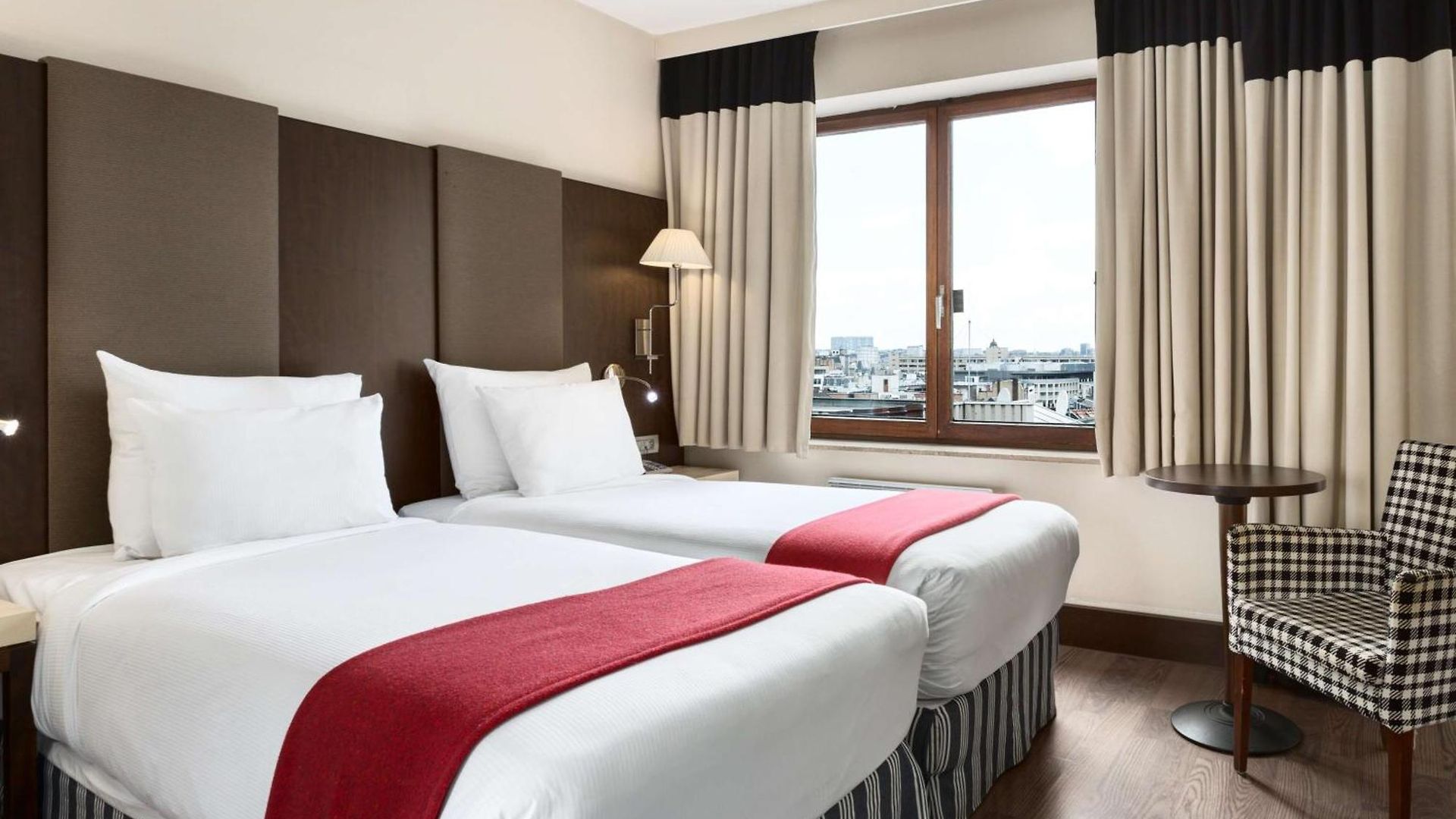 Nh Grand Place Arenberg Hotel 4*