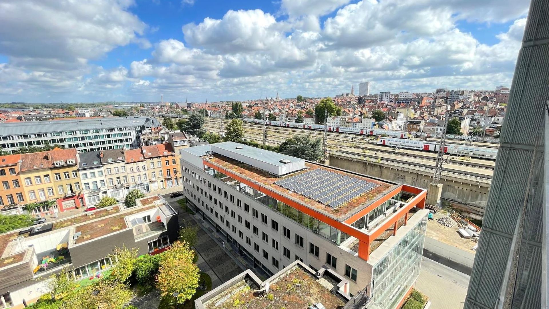 - - - - - Au Sixieme Ciel - - - - - Brussel