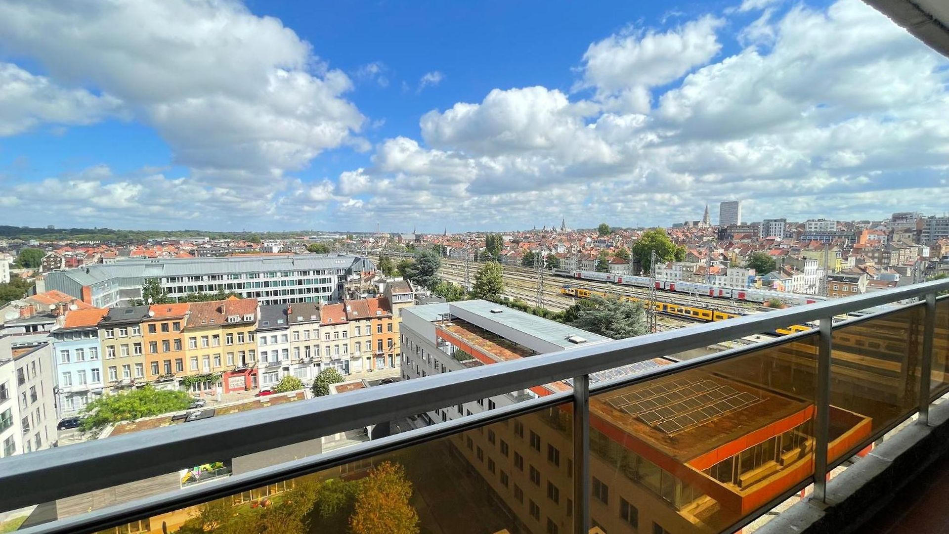 Appartement - - - - - Au Sixieme Ciel - - - - -