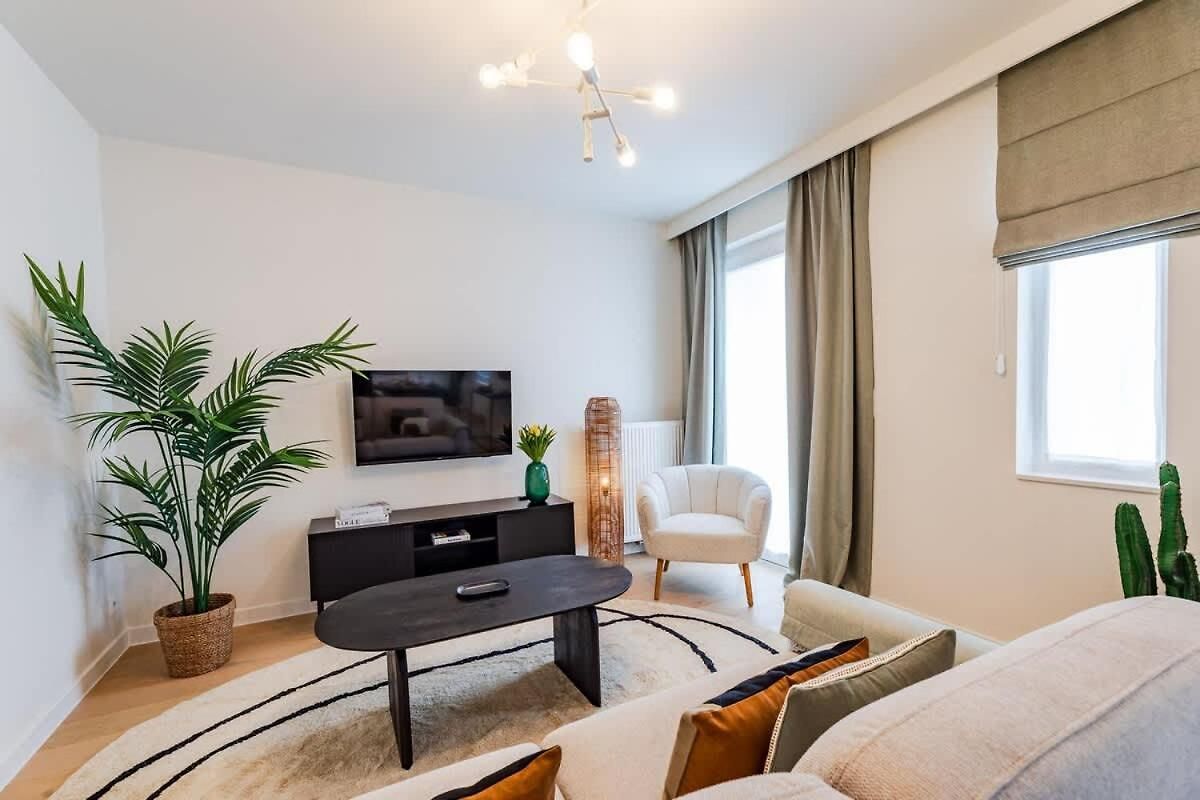 Luxurious 2-br Flat Near Nato & Eu Apartment Brussels