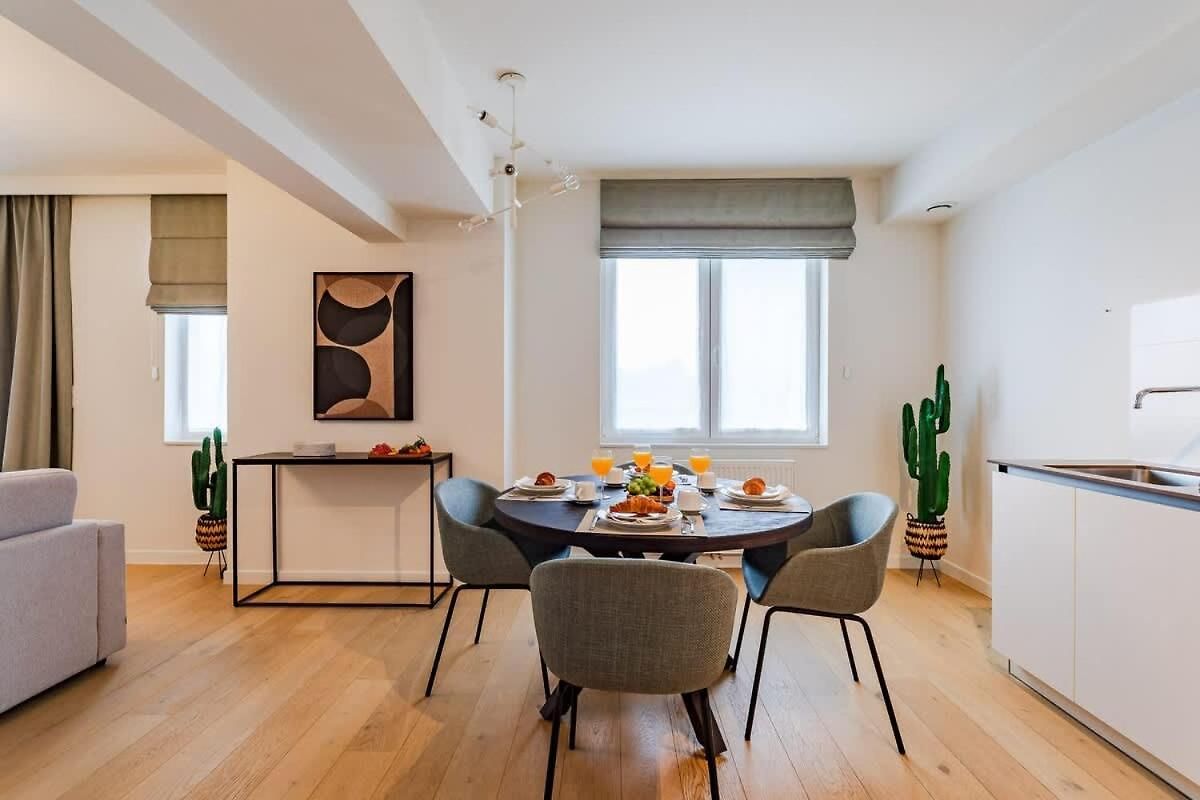 Luxurious 2-br Flat Near Nato & Eu *