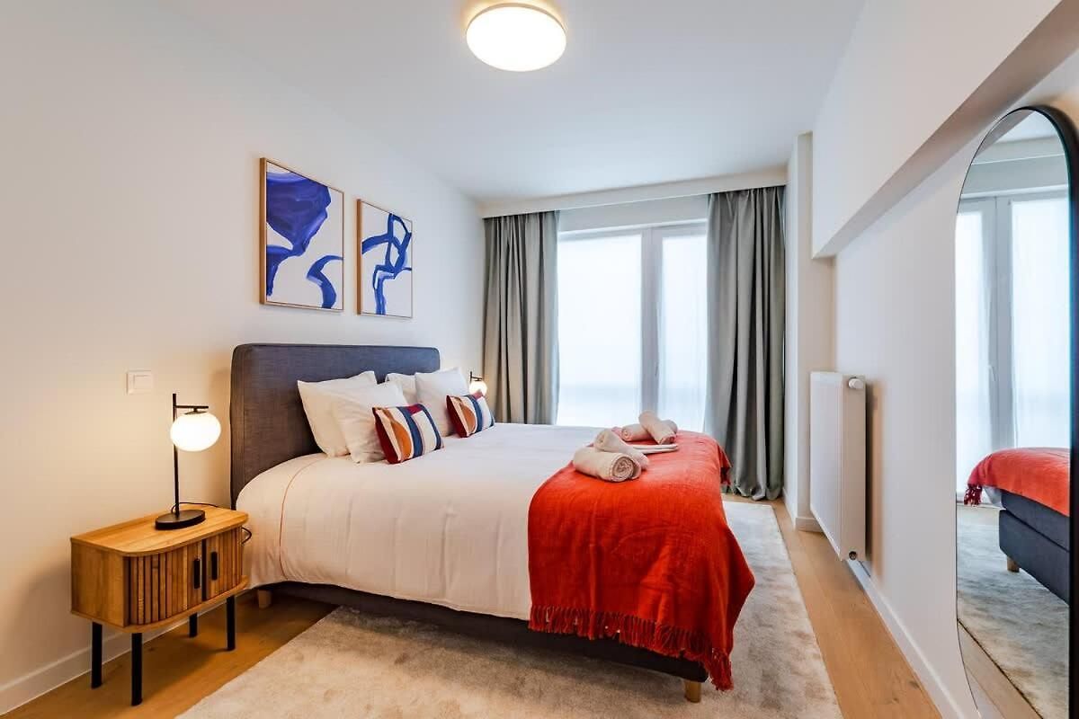 Luxurious 2-br Flat Near Nato & Eu Apartment *