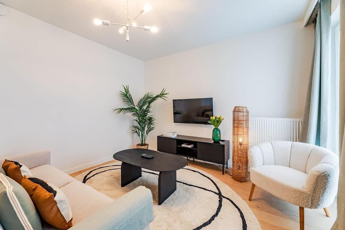 Luxurious 2-br Flat Near Nato & Eu *