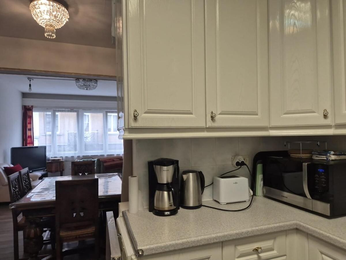 Large 1st Floor Apartment, Schaerbeek, Apartment *