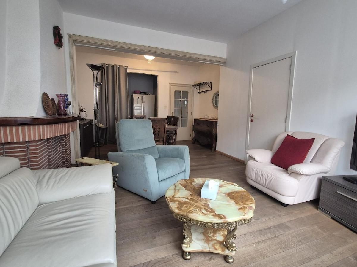 Large 1st Floor Apartment, Schaerbeek, Apartment *