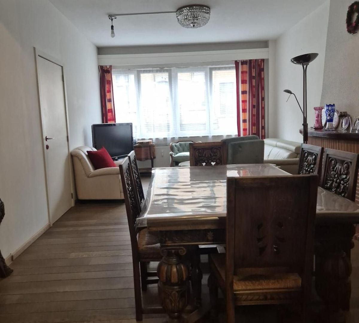 Large 1st Floor Apartment, Schaerbeek, Apartment