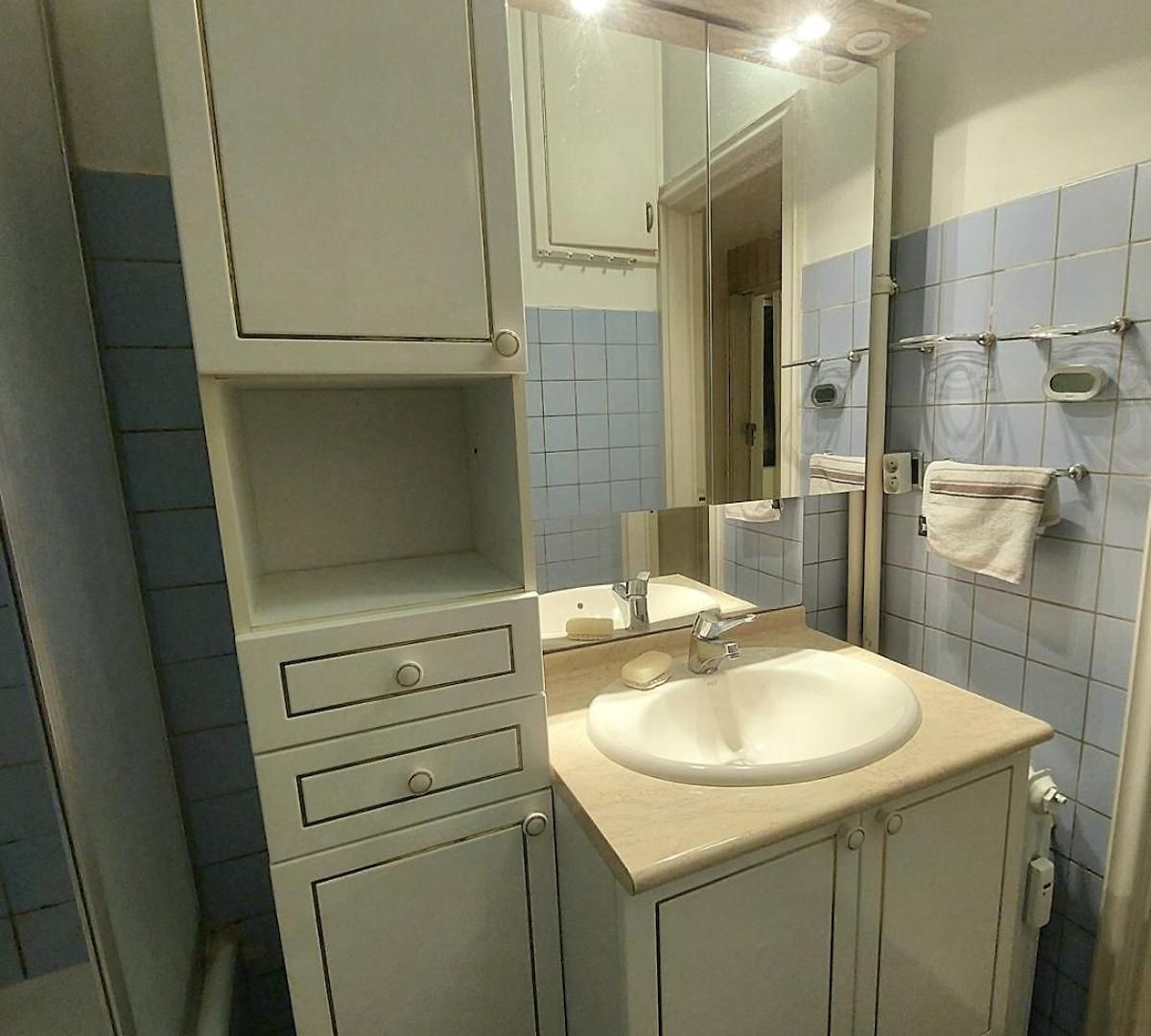 Large 1st Floor Apartment, Schaerbeek,