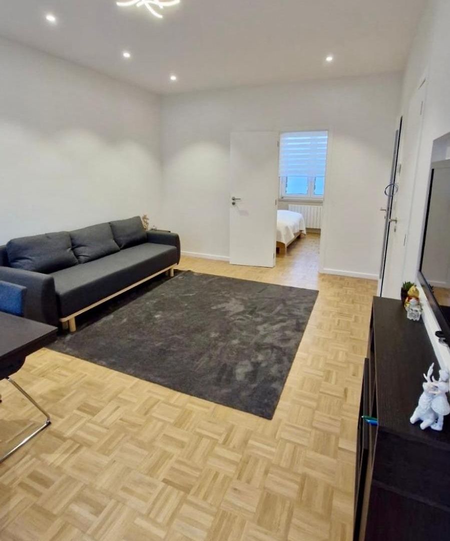 Modern Cozy Flat Close To Attractions & Transport