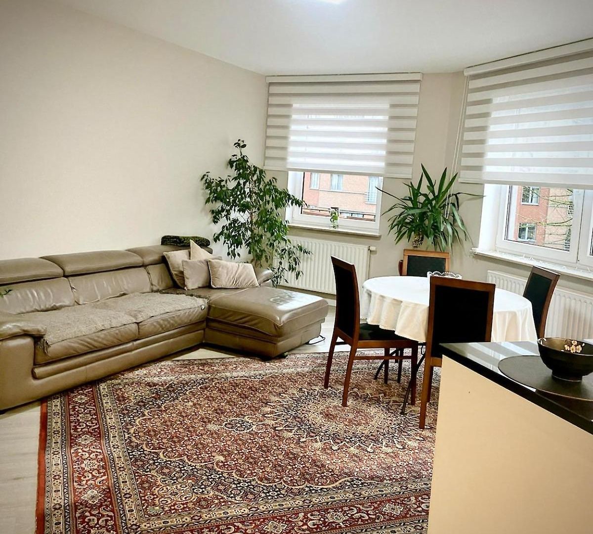 Modern 2-bed Urban Apartment *