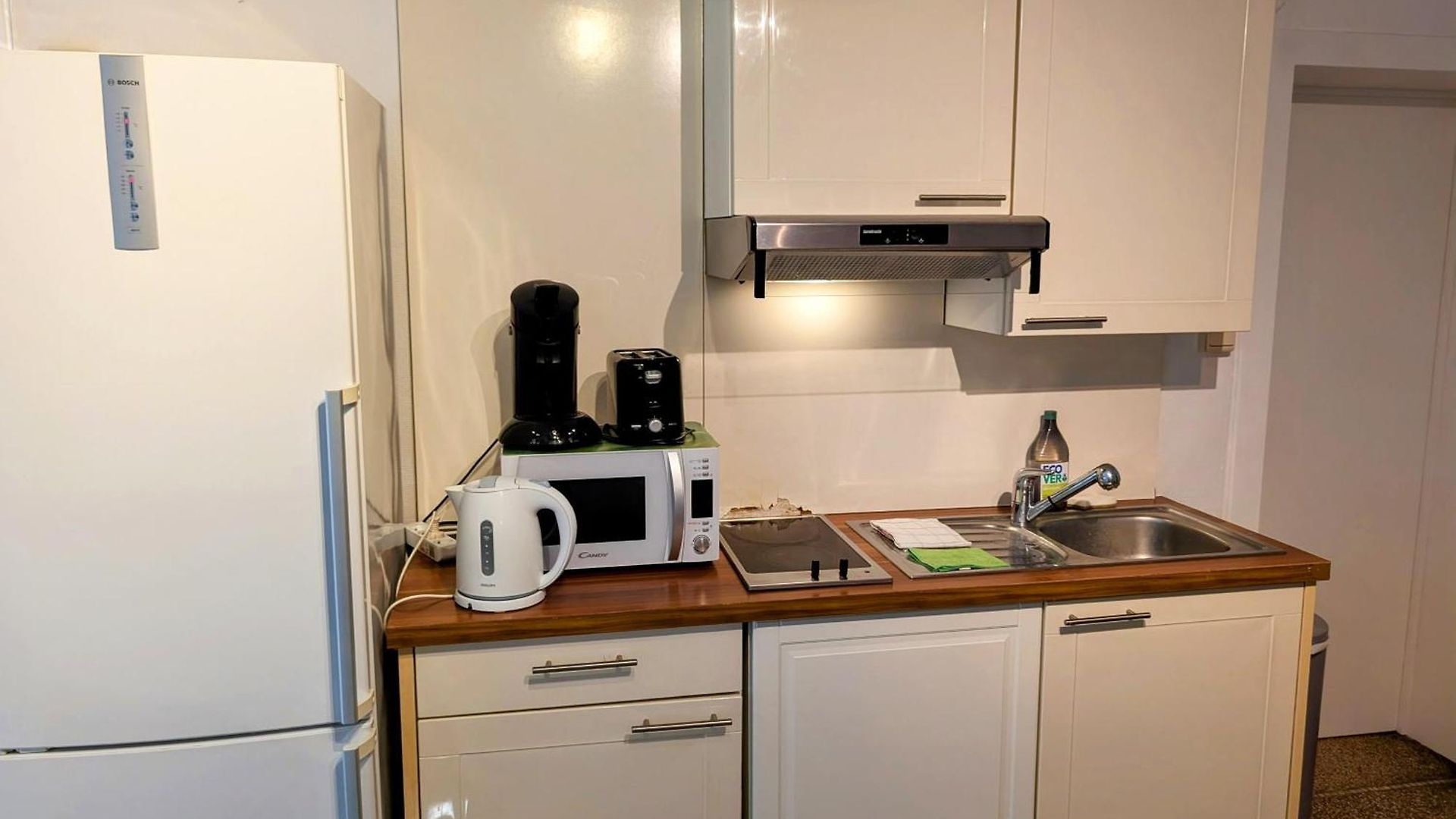 And Convenient Near Supermarkets And Public Transports Apartment *