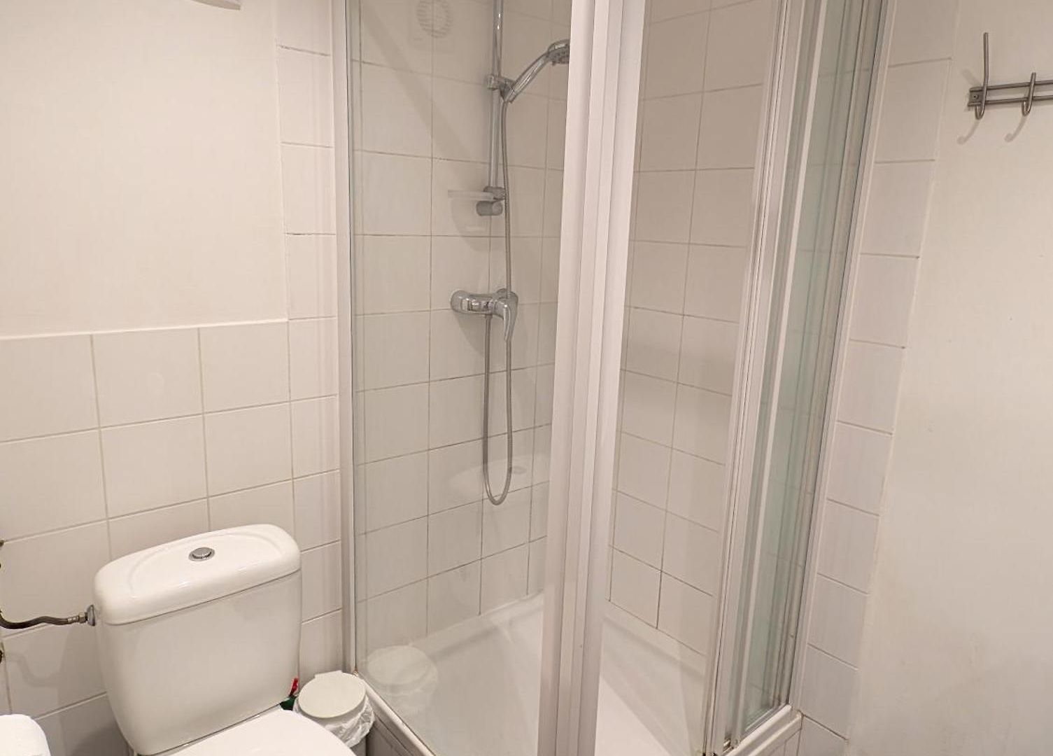 And Convenient Near Supermarkets And Public Transports Apartment Brussels