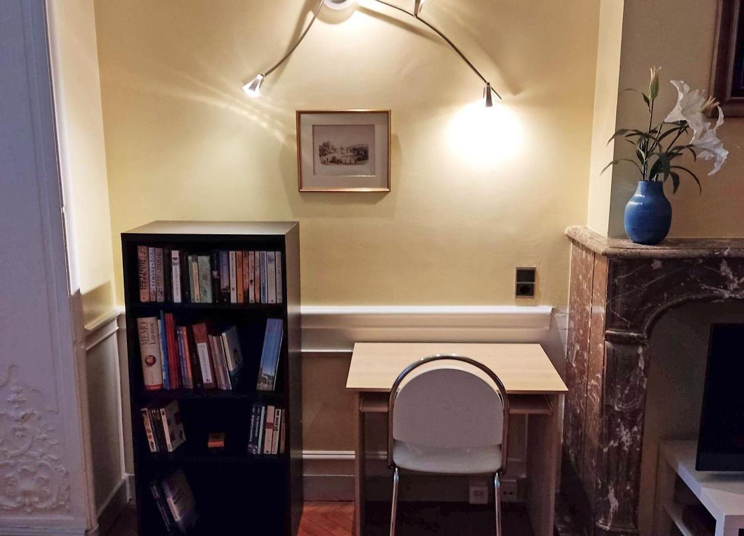 Bright 1br With Terrace Near Montgomery *