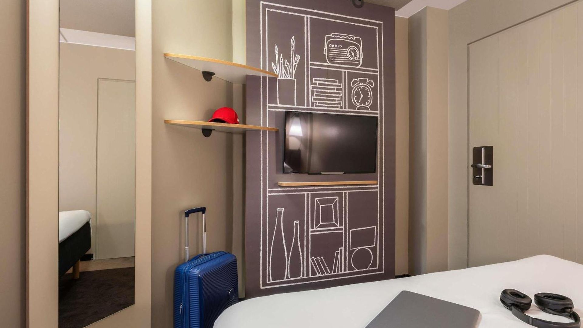 Ibis Centre Hotel 3*