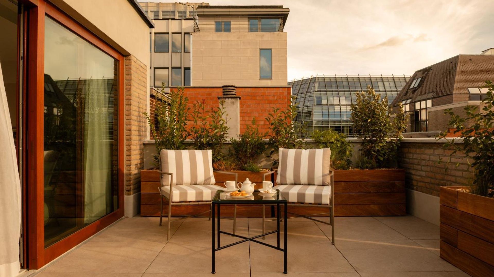 9hotel Chelton Hotel