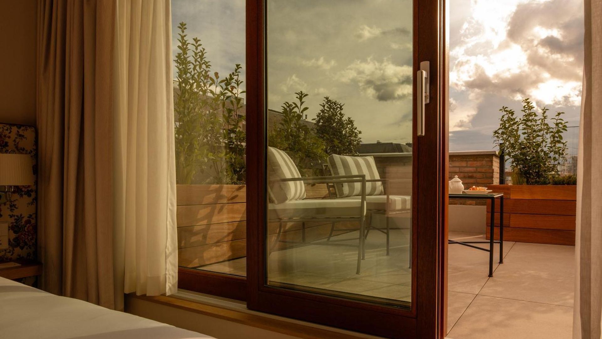 9hotel Chelton 4*
