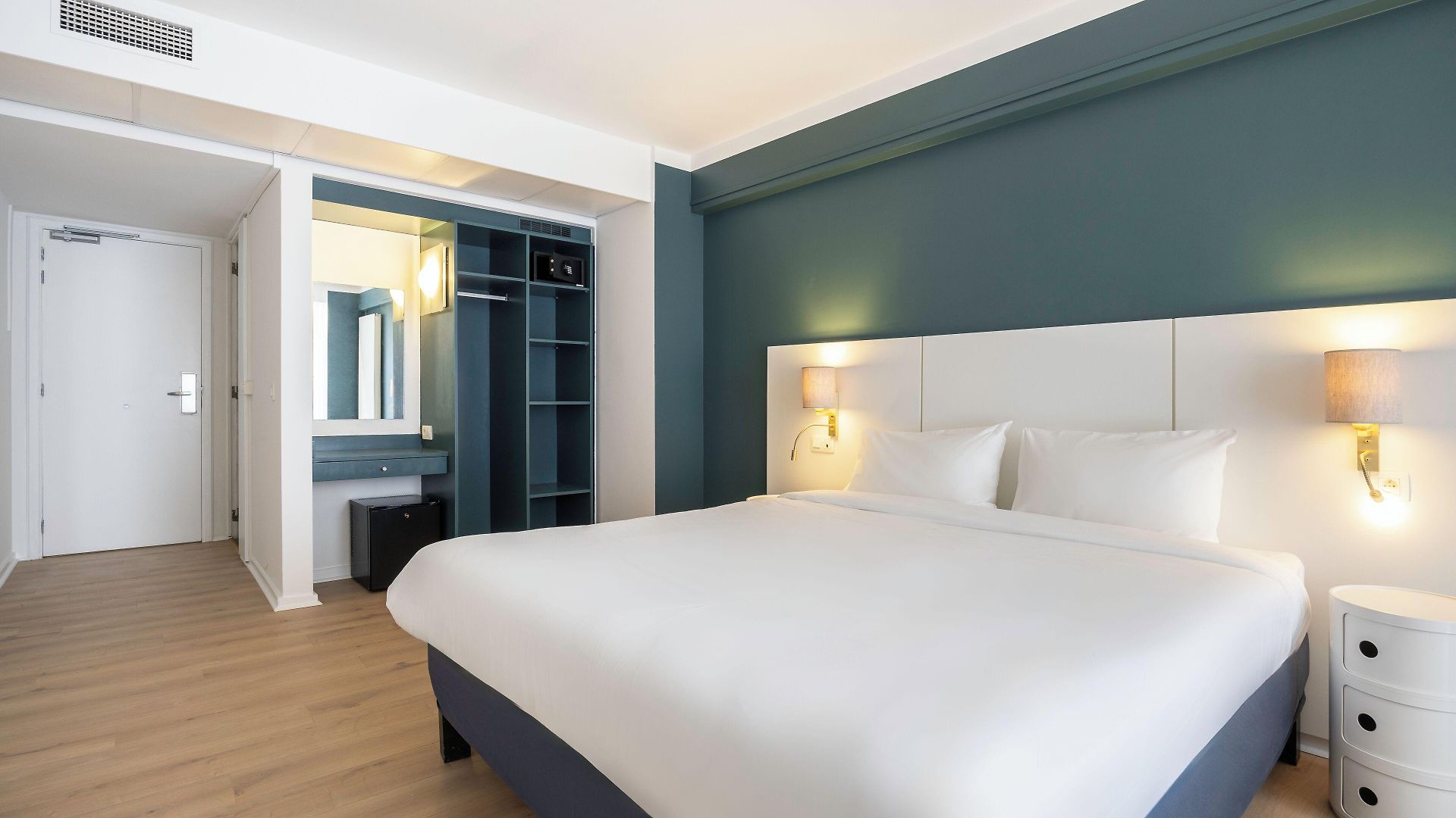 Hotel Ibis Styles Louise 3*