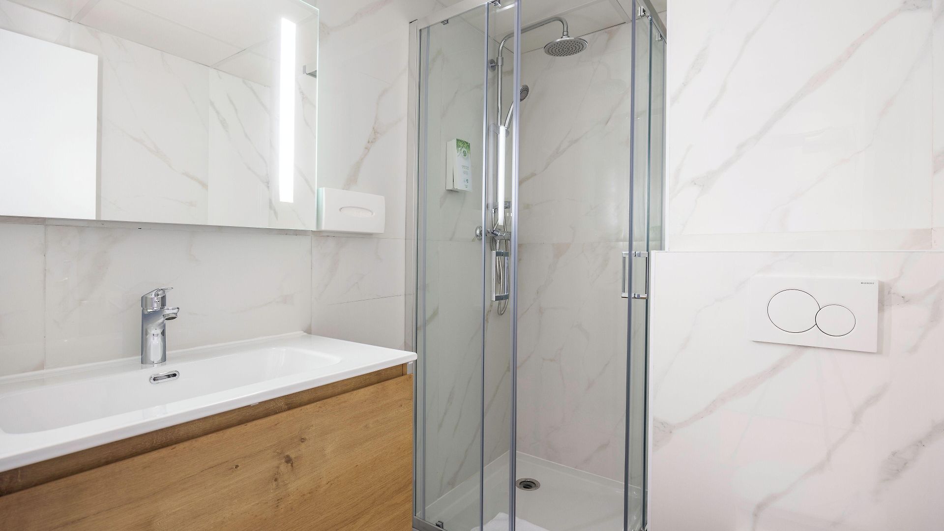 Ibis Styles Louise Hotel 3*
