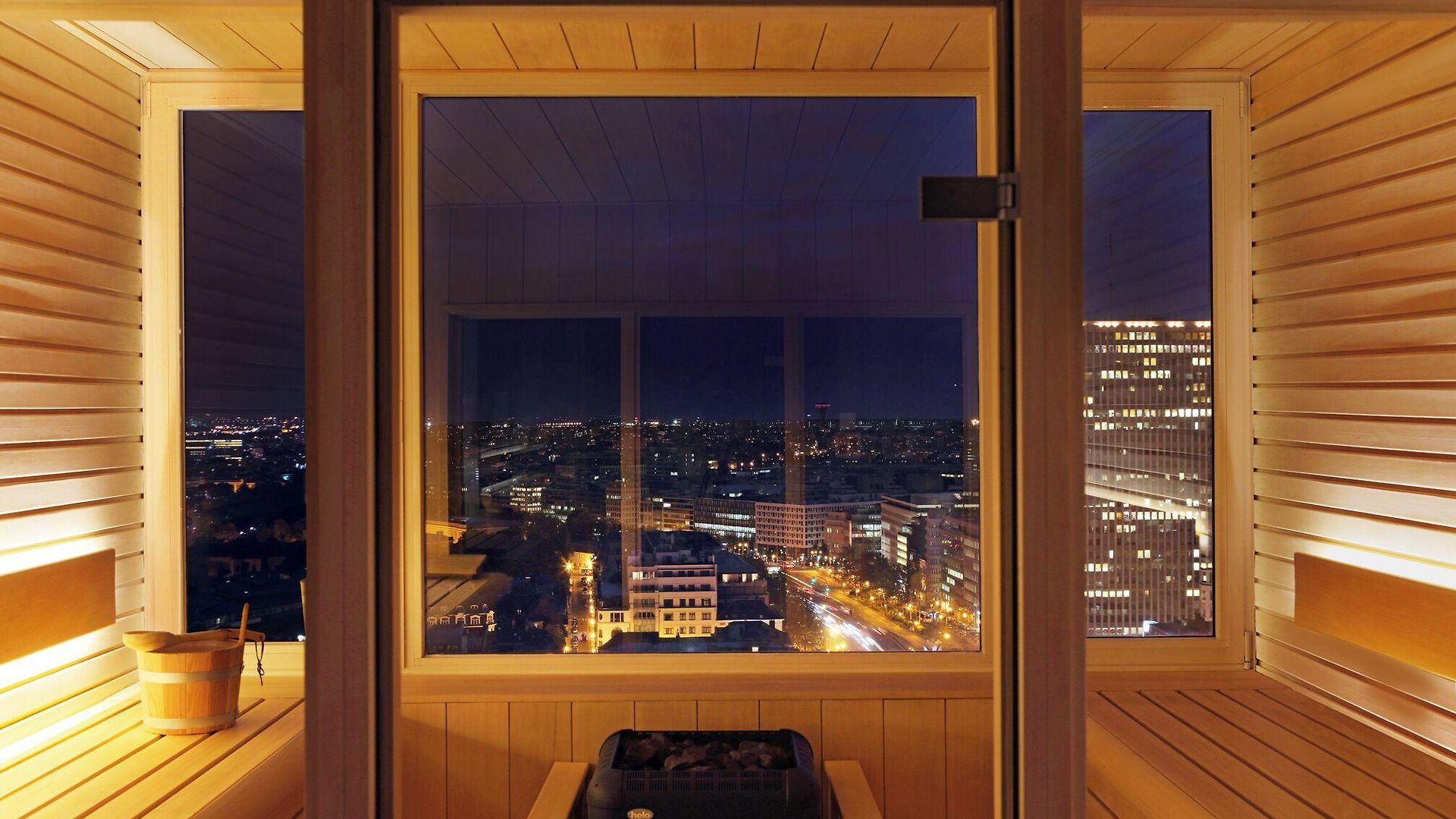 Hotel The 4*