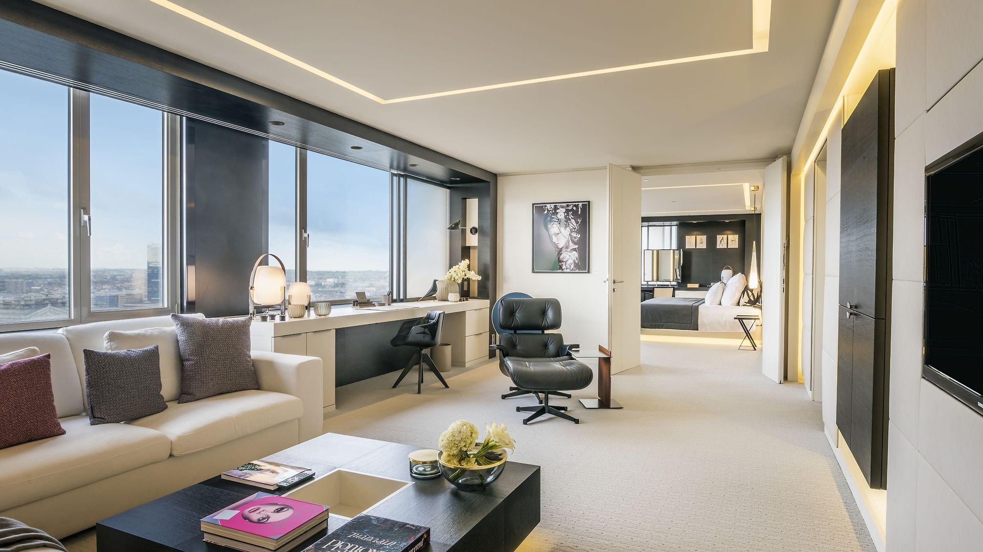 Hotel The 4*