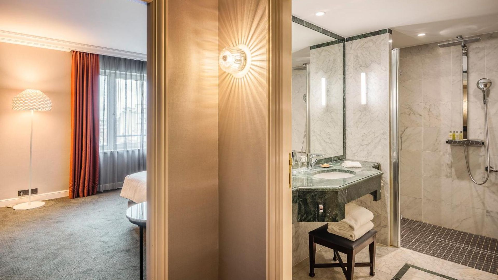 Hilton Grand Place Hotel 4*