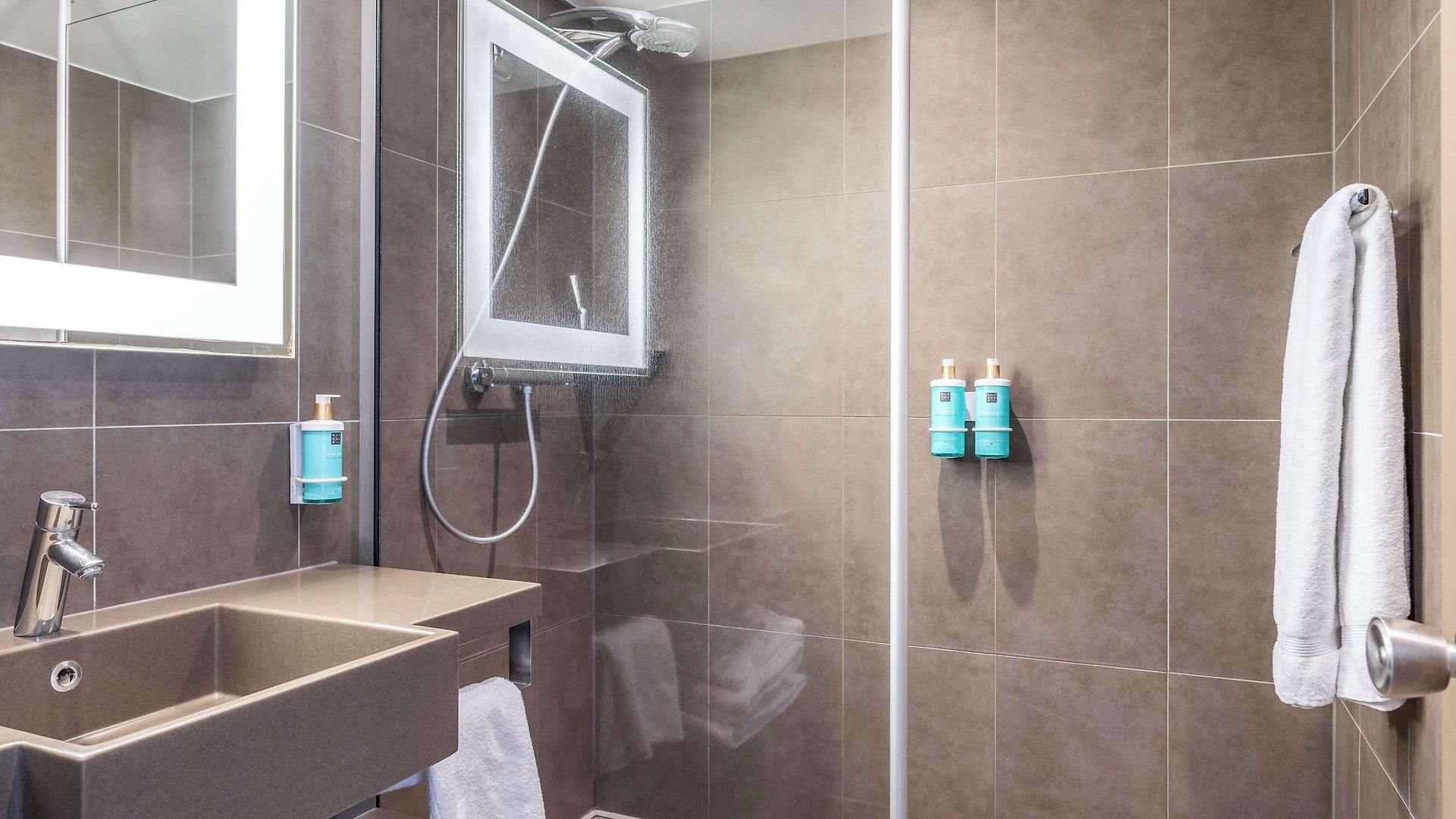 Novotel Off Grand Place Hotel