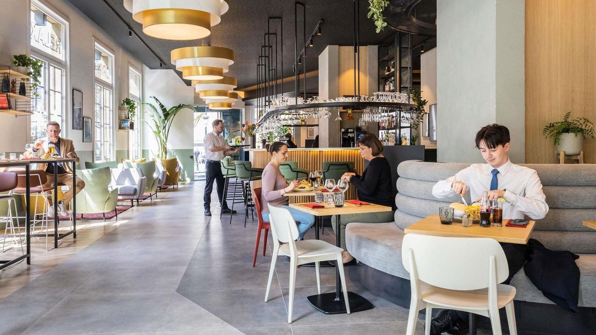 Hotel Novotel Off Grand Place 4*