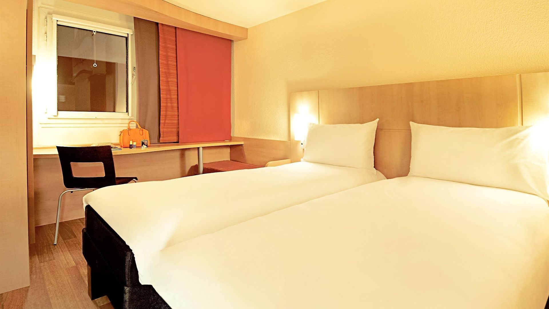 Ibis Off Grand'place Hotel 3*