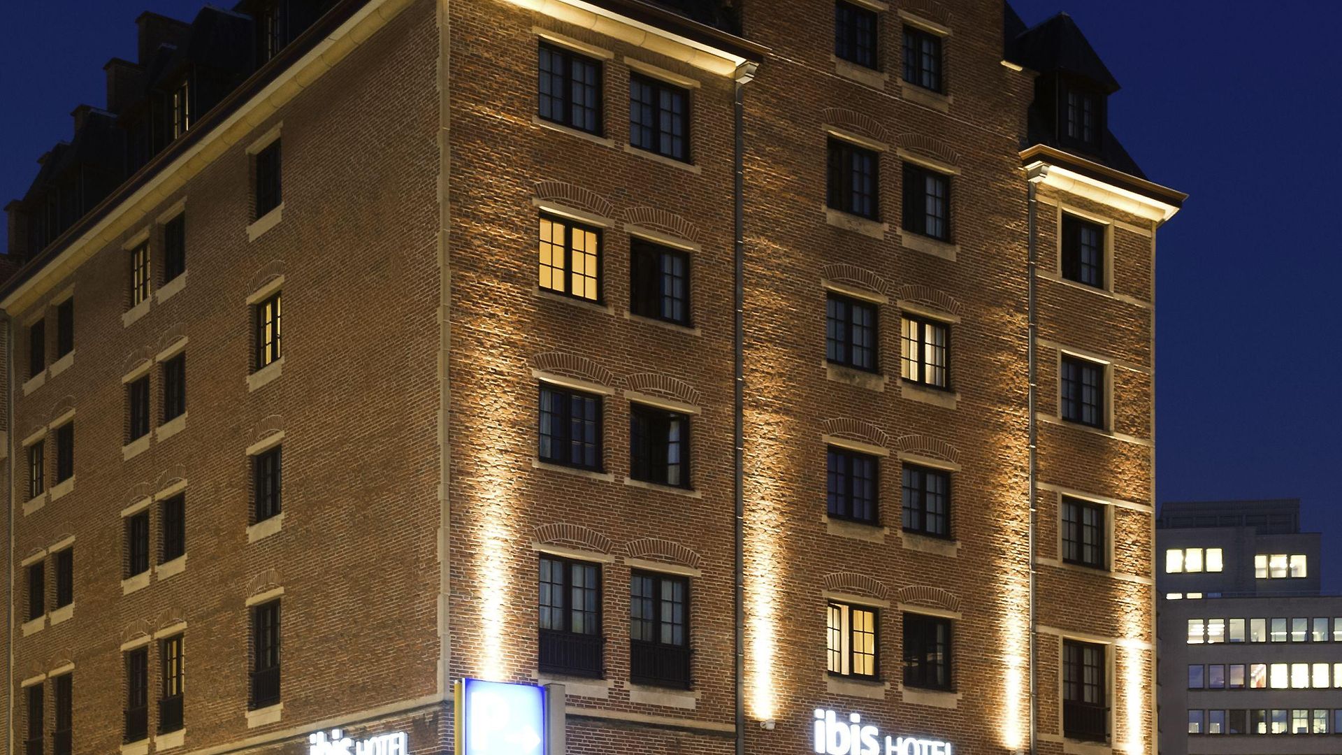 Hotel Ibis Off Grand'place 3*