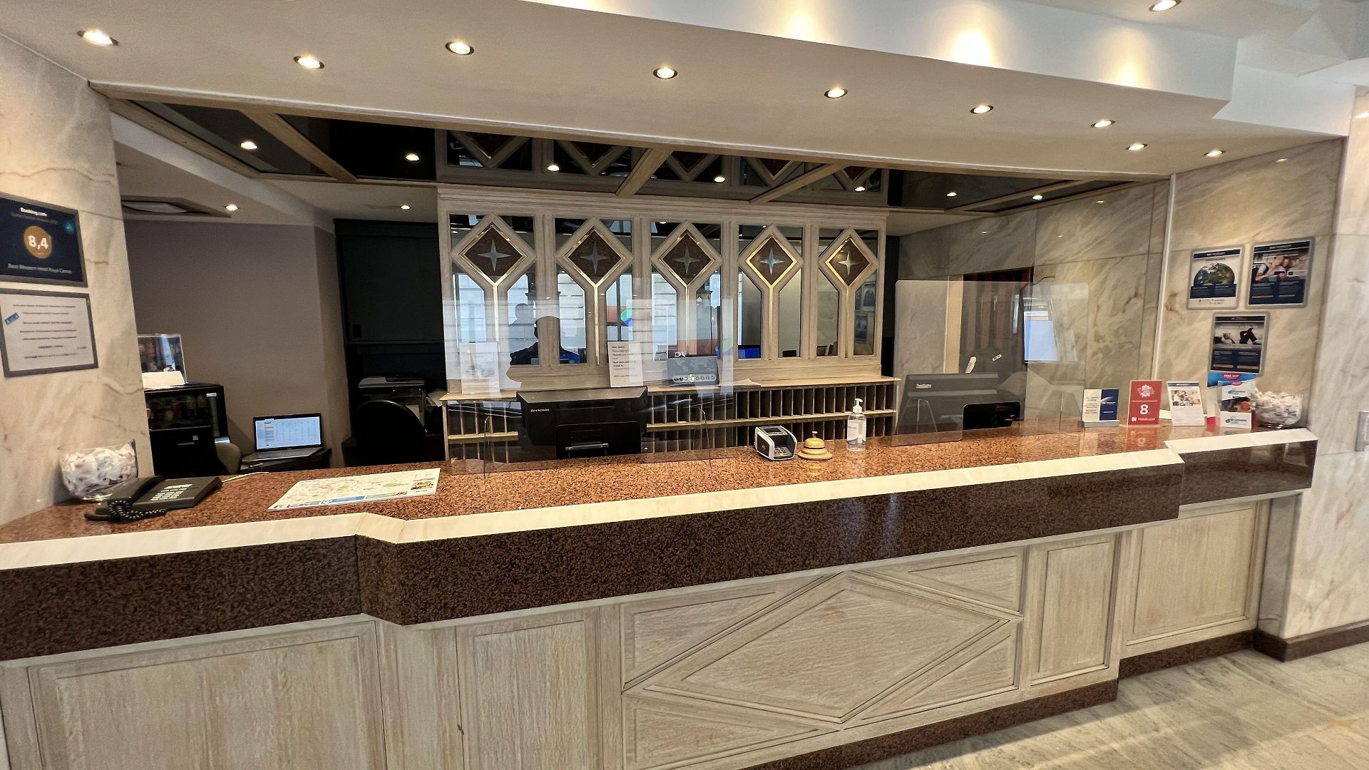 Hotel Western Royal Centre 3*