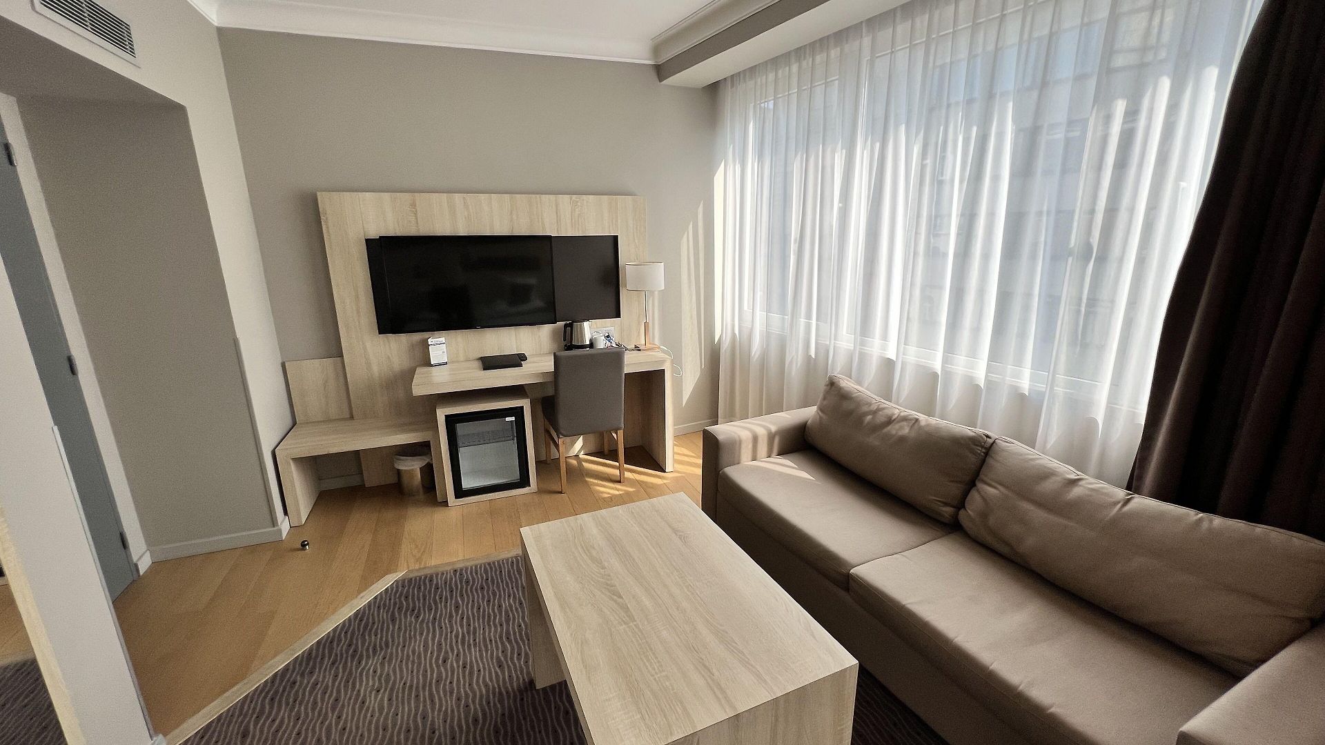 Western Royal Centre Hotel 3*