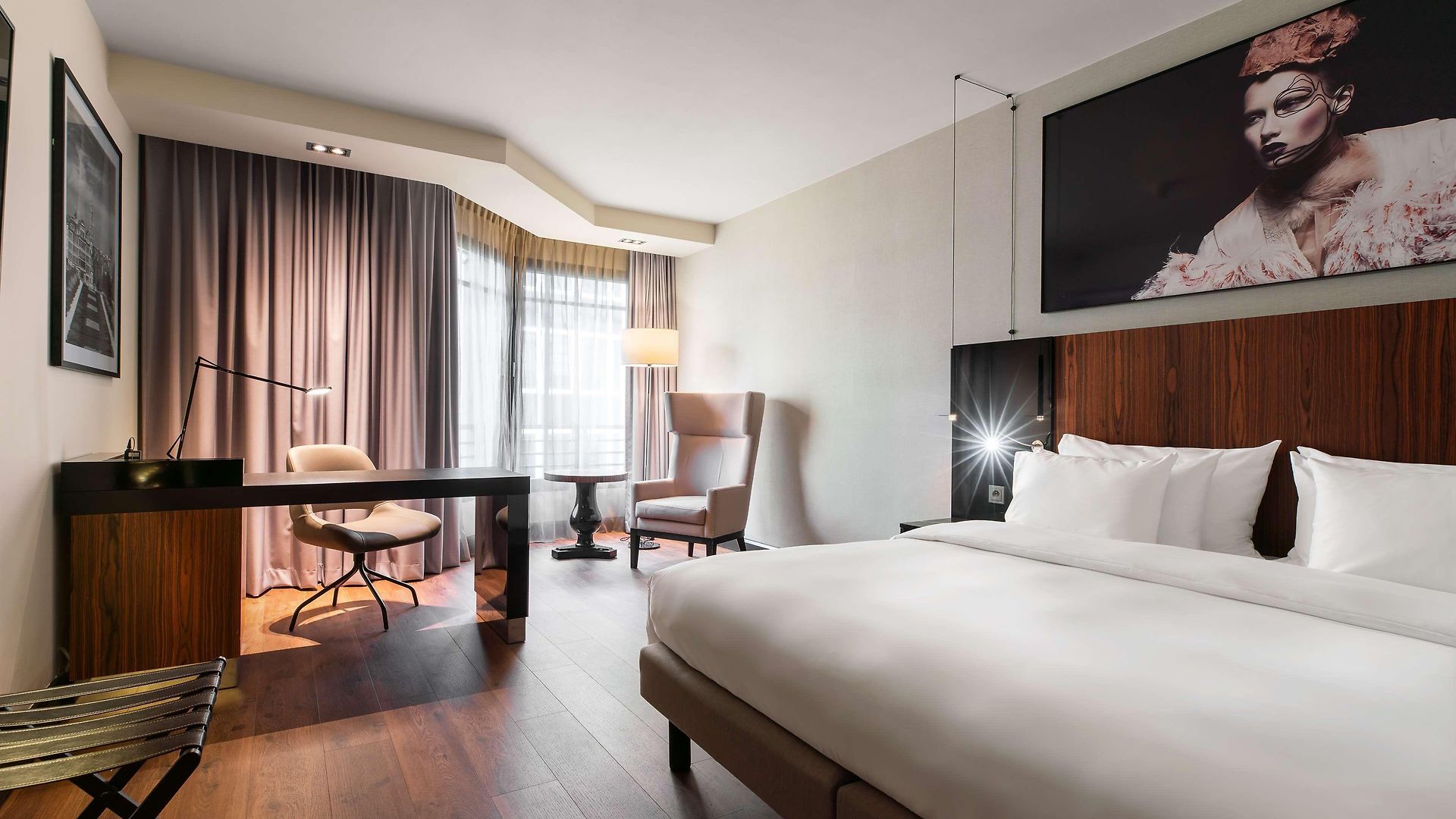 Radisson Collection Grand Place Hotel