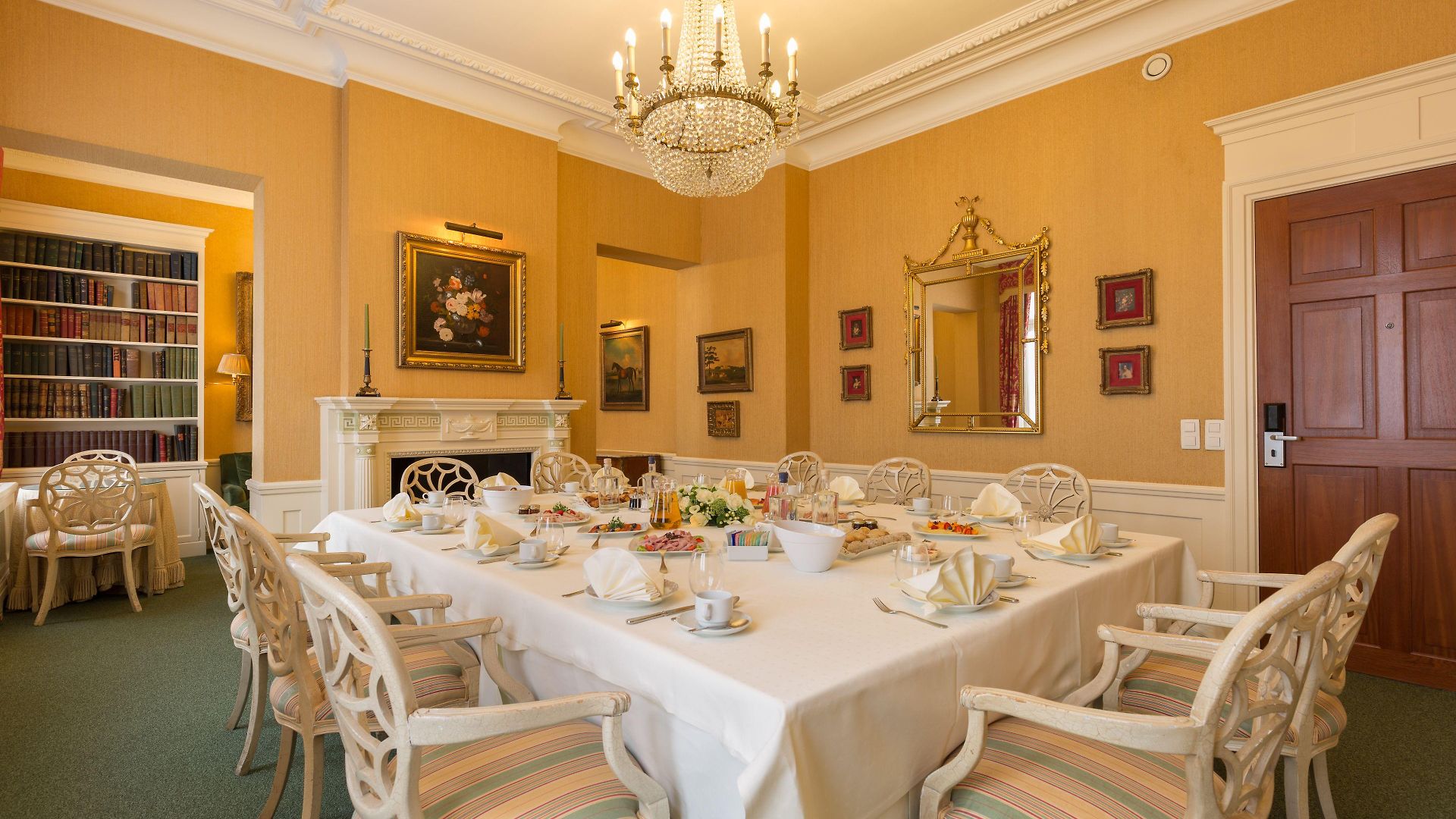 Hotel Stanhope By Thon 5*