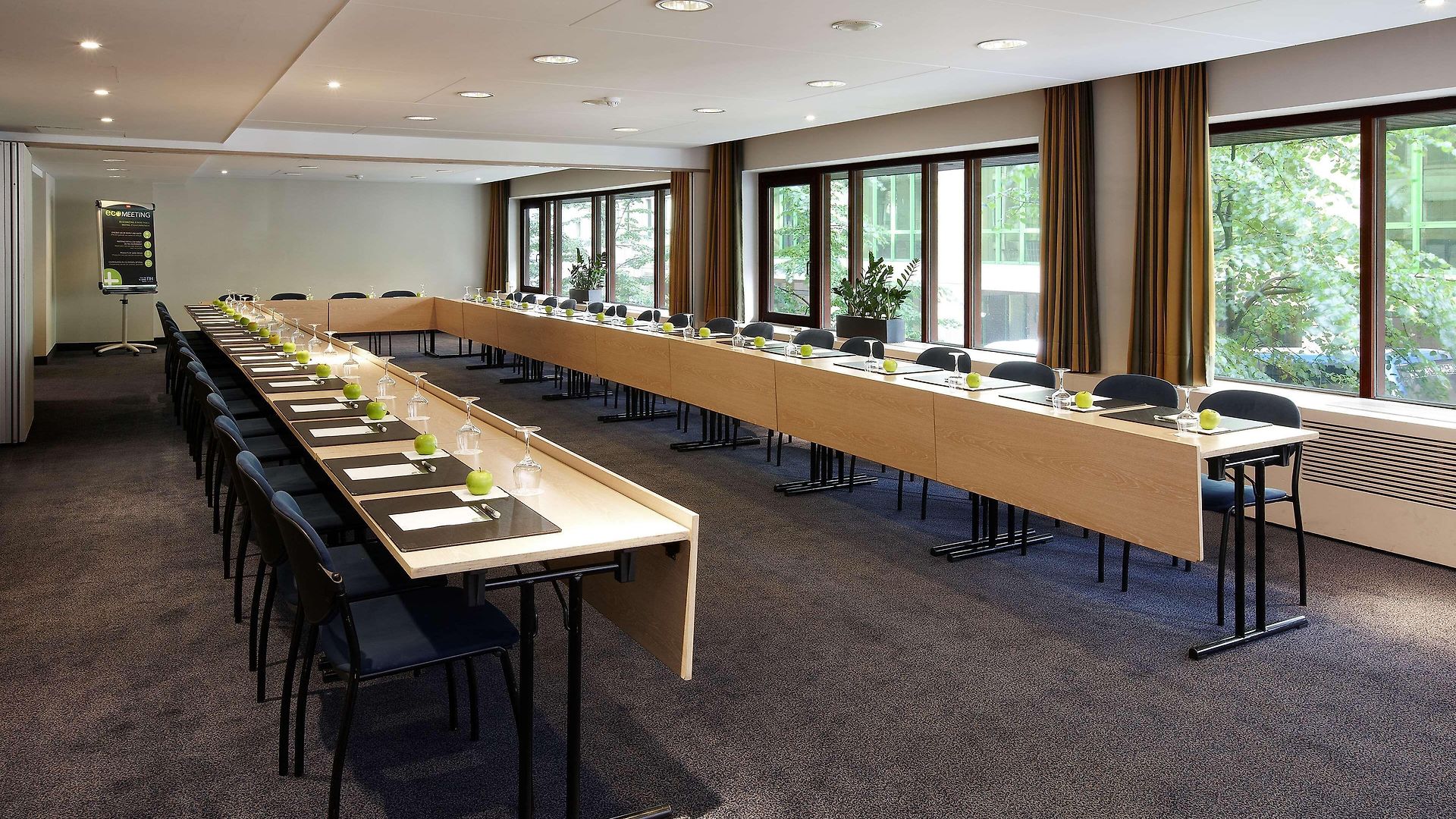 Nh Grand Place Arenberg Hotel 4*