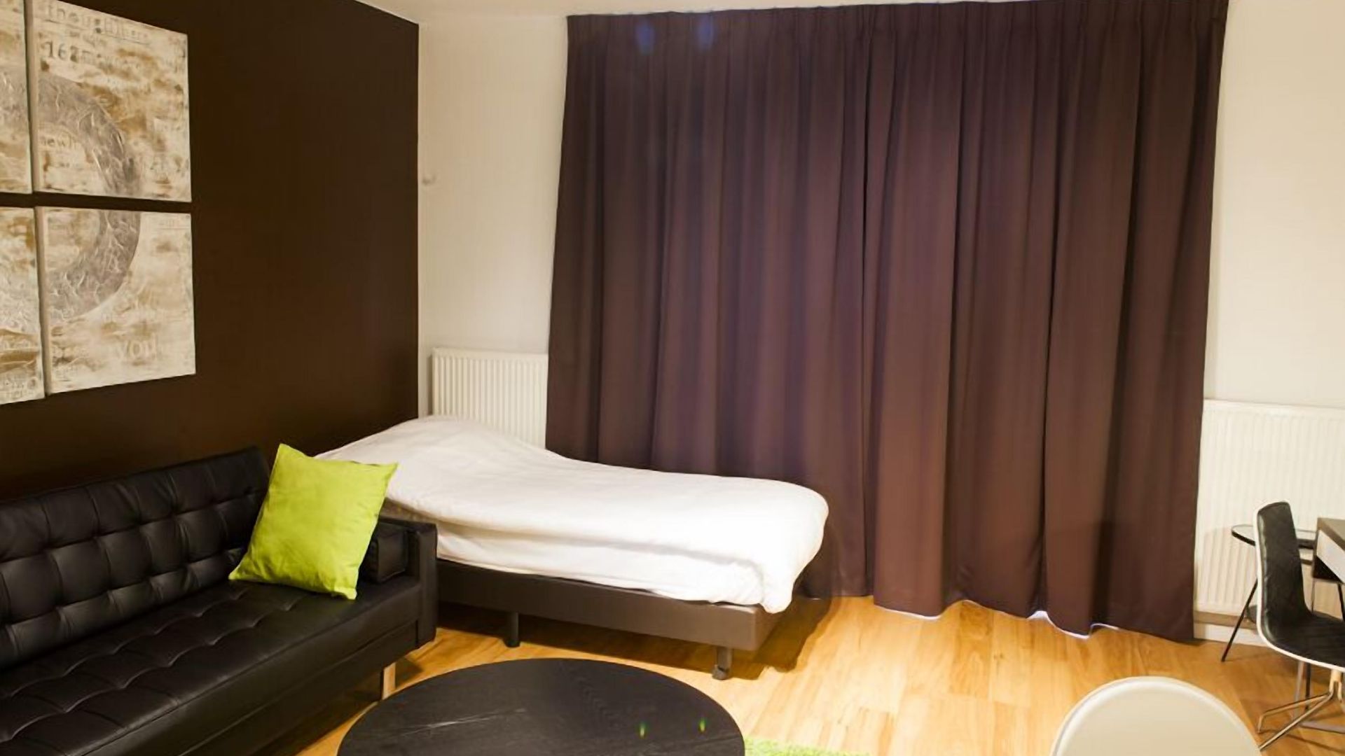 Craves Hotel