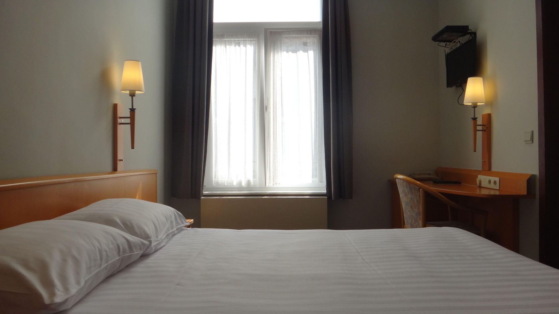 Safestay Grand Place 3*