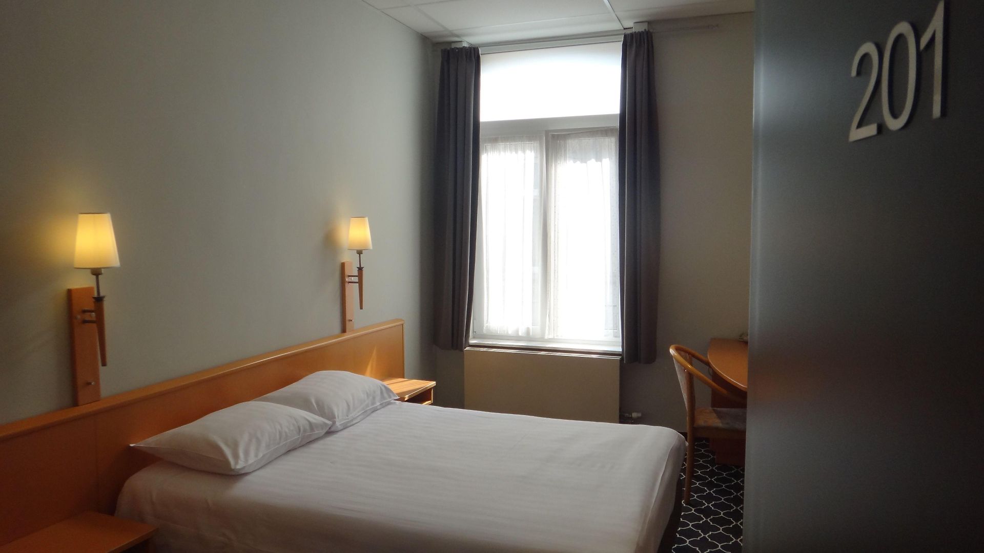 Safestay Grand Place Hotel 3*