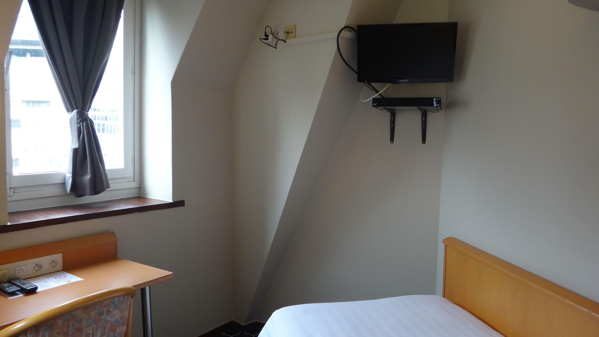 Safestay Grand Place 3*