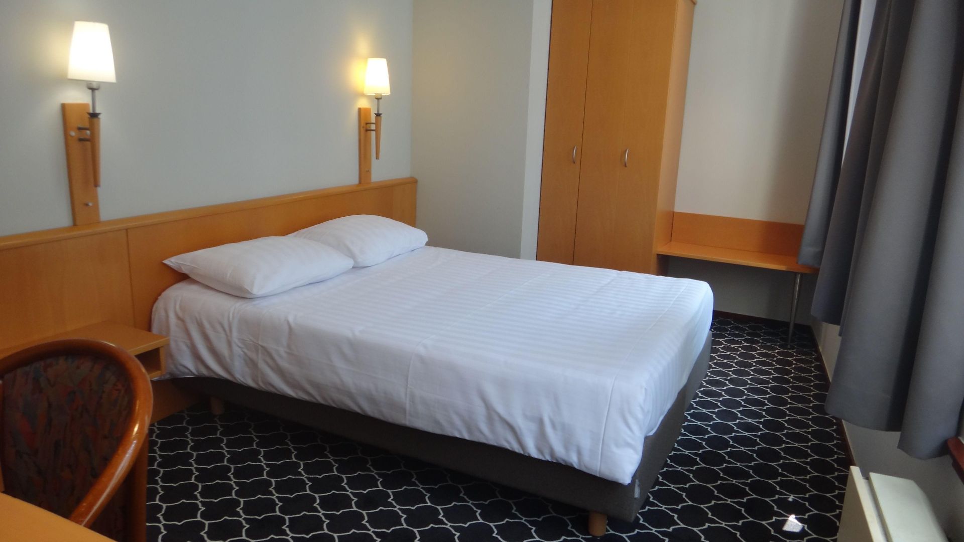 Safestay Grand Place 3*