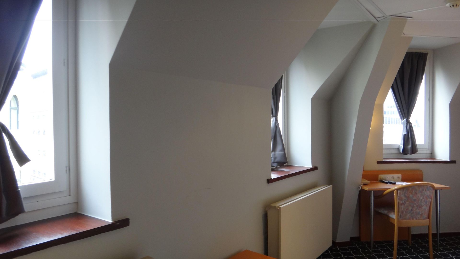 Safestay Grand Place Hotel 3*