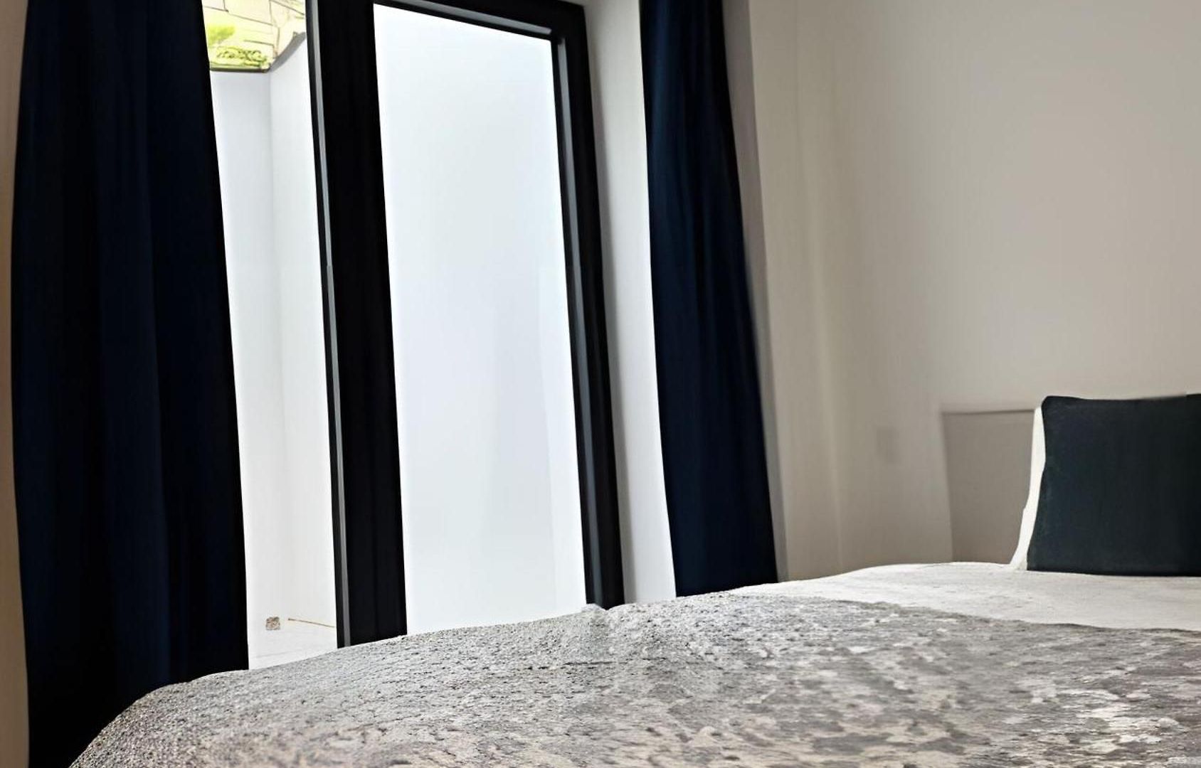 With Ensuite And Garden *