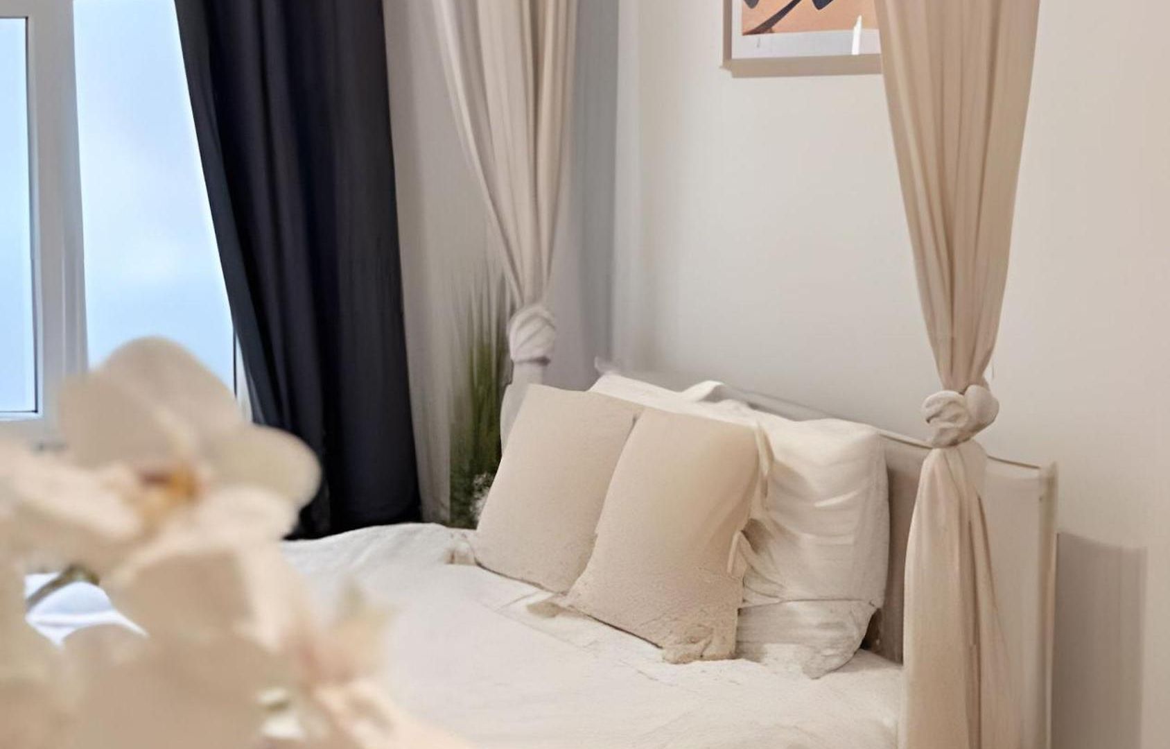 Comfortable 10 Min From Midi Station And 15 Min From Center Apartment *
