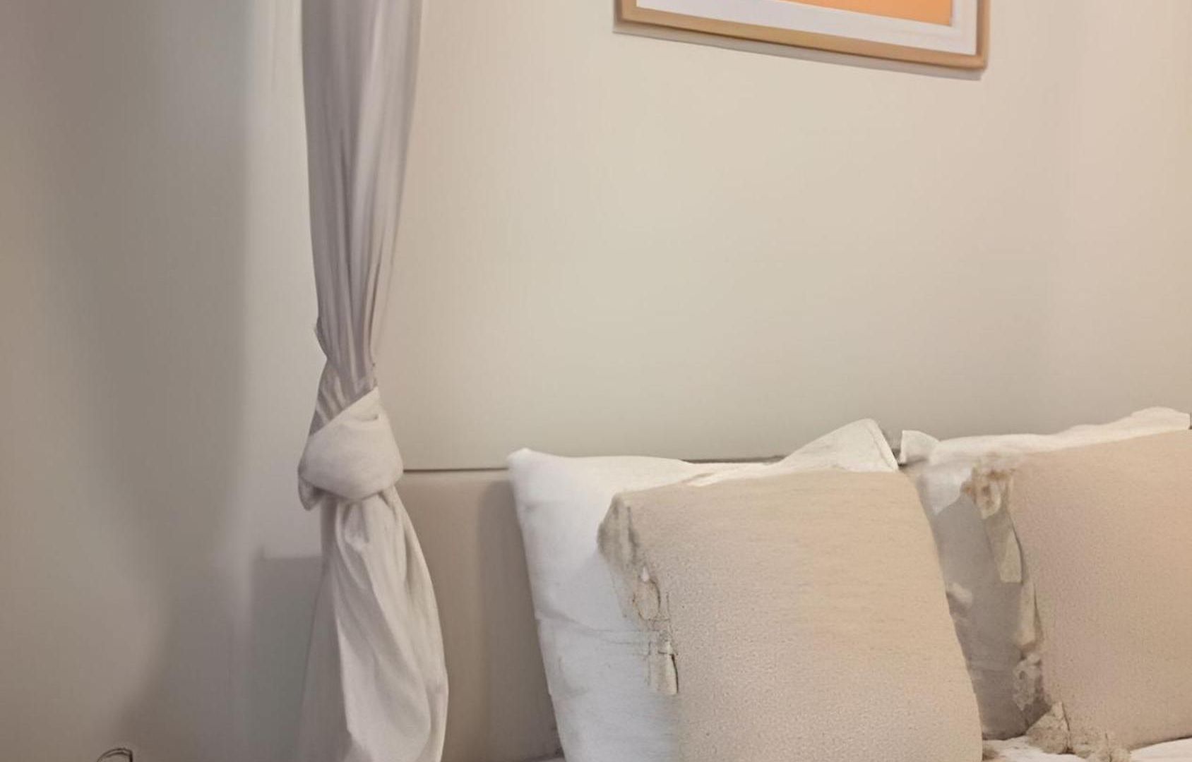 Comfortable 10 Min From Midi Station And 15 Min From Center